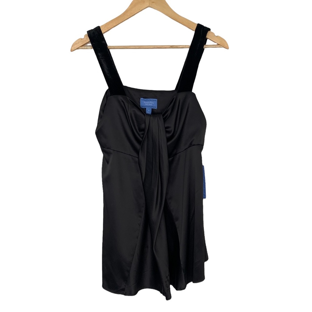 NWT Vera Wang Black Top size 8